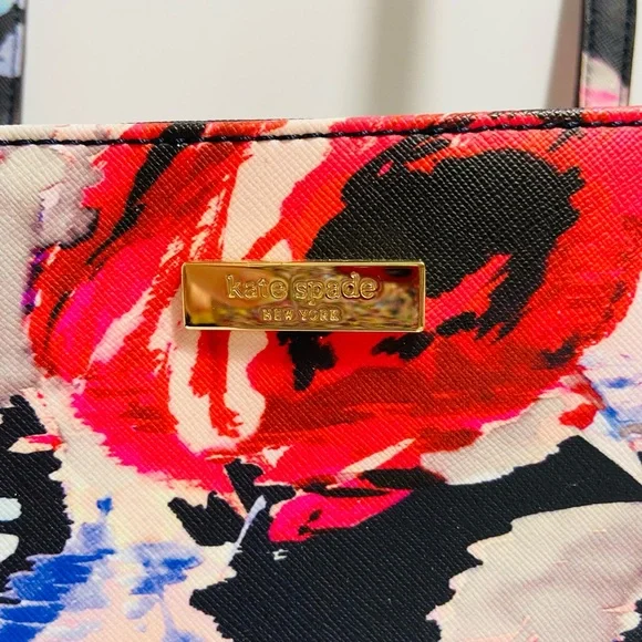 KATE SPADE ♠️ floral bag you are going to love. CUTE for any occasion. Like New - Picture 5 of 11